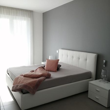 Sea View Apartment Monopoli Buitenkant foto