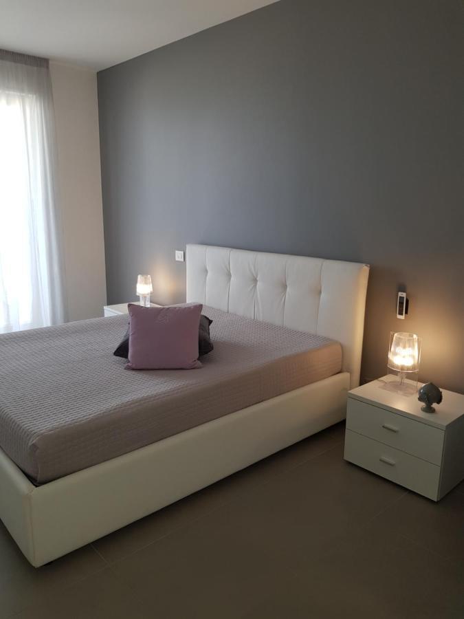 Sea View Apartment Monopoli Buitenkant foto